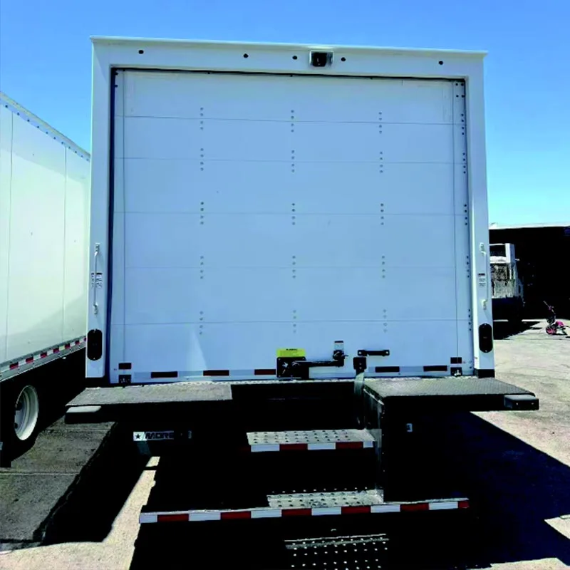 Porta rebatível para caminhão van